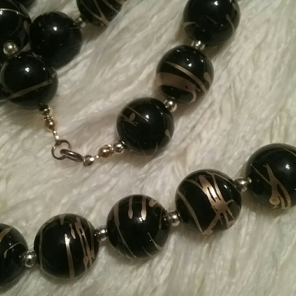 80s painted bead gold & black Necklace - Picture 2 of 2